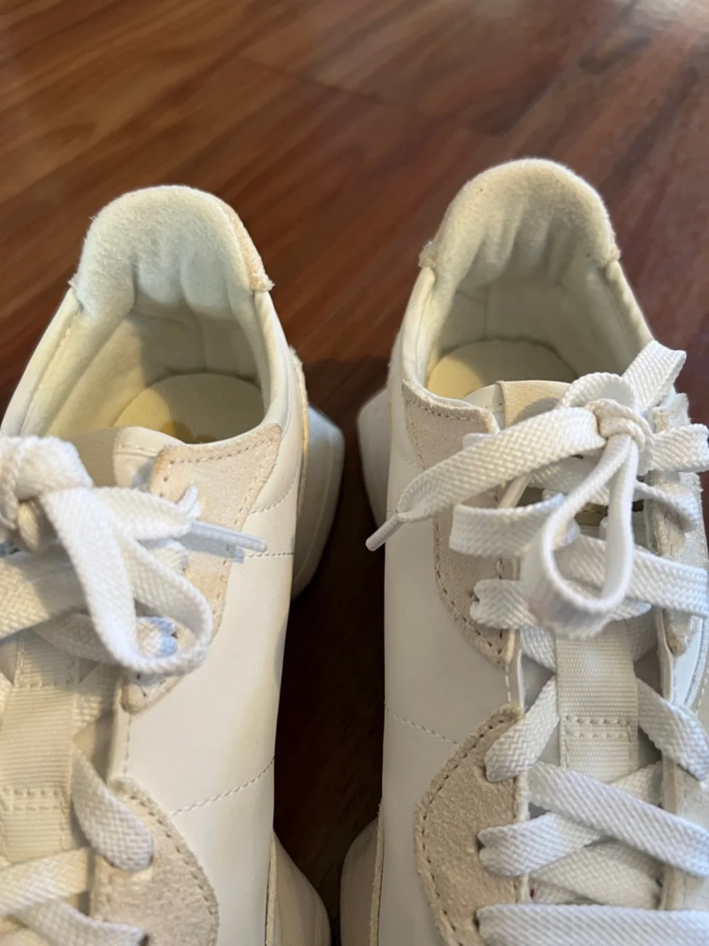 New Balance 327 Women's Neutral Cream & White Retro Runner Sneakers - Picture 7 of 11